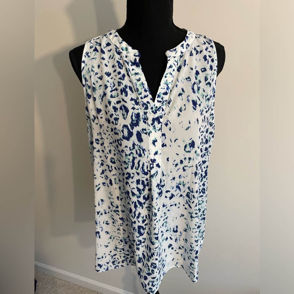NWT Size L Adrienne Vittadini